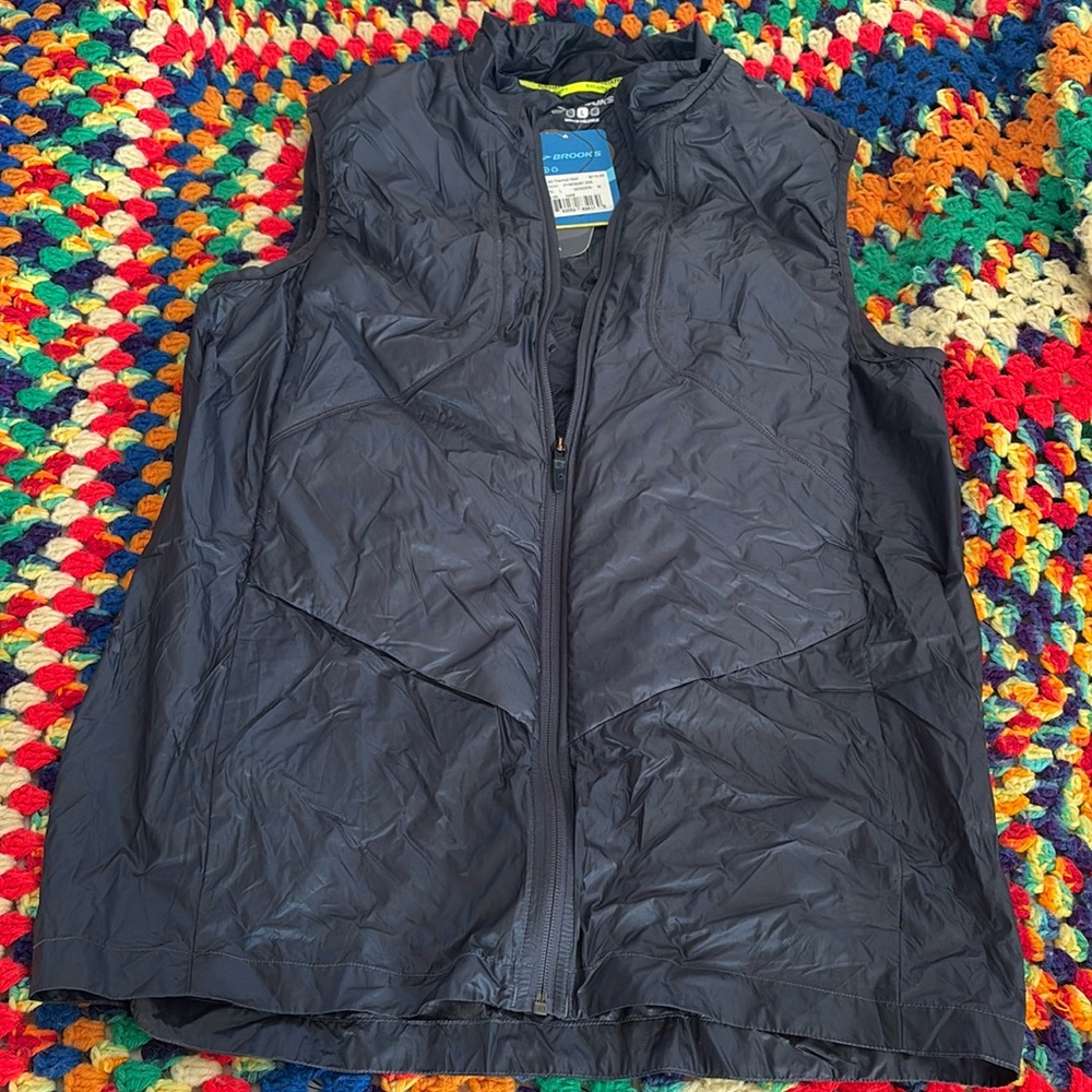 Brooks LSD thermal vest asphalt Large NWT